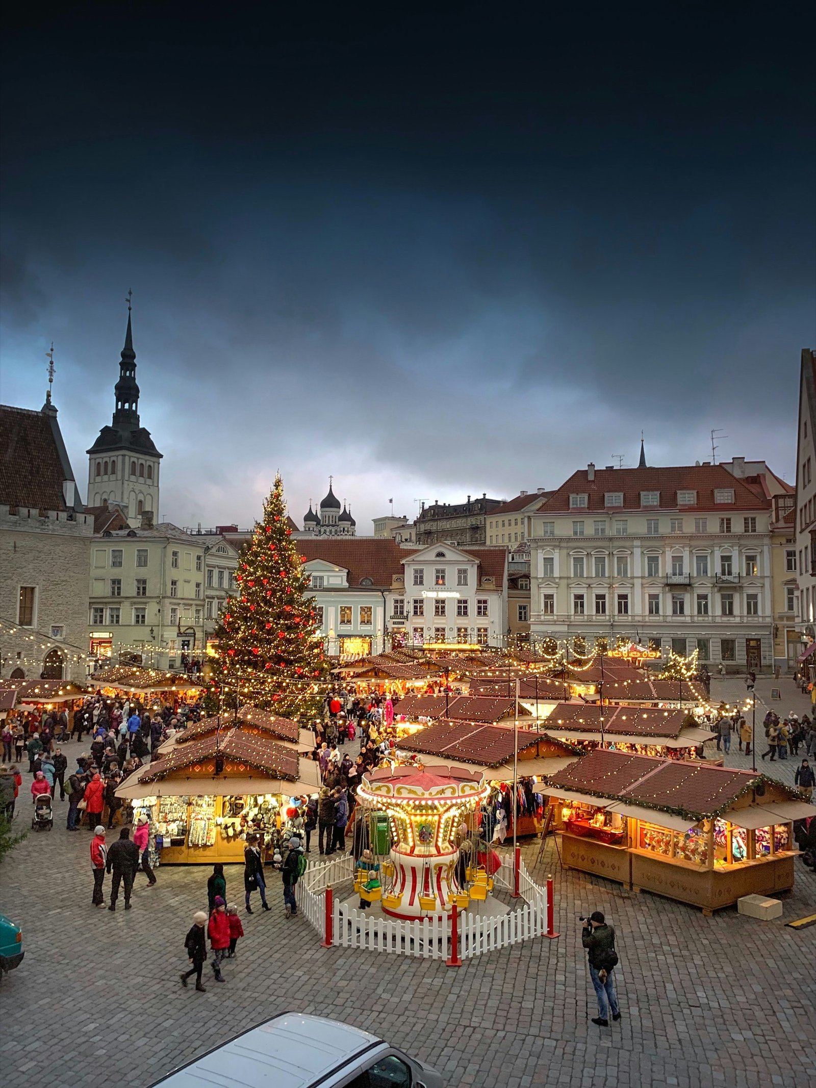 Tallinn Christmas Market at dusk, Town Hall Square